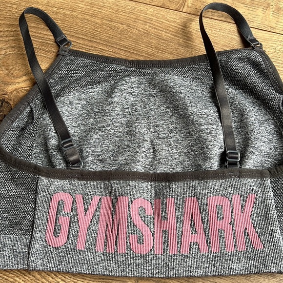 Gymshark Sports Bra - Picture 2 of 3